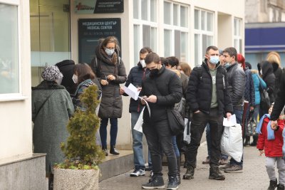 2000 души са получили ваксина в "Пирогов" за последните 7 дни, сред тях 150 деца