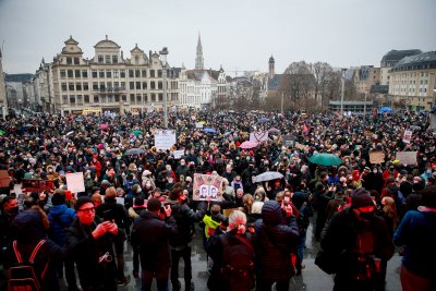 Белгийски съд спря затварянето на концертни зали кина и други