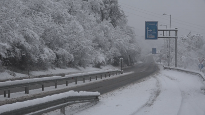 Усложнена е пътната обстановка в Централна и Северна България Обилен