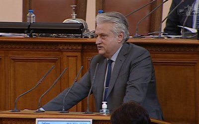 Депутати изслушват министъра на вътрешните работи Бойко Рашков на пленарното