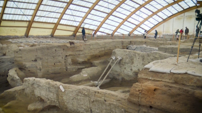 Протоград на 9000 години разкрива могилата Чатал Хююк, Турция