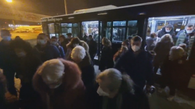 Блокираните българи на летище Франкфурт-Хан вече са в България