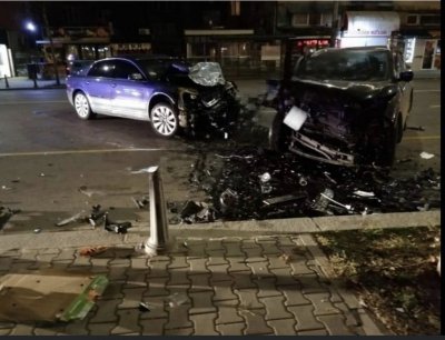 Тежка катастрофа след среднощна гонка в центъра на София