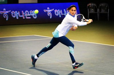 Шиникова се класира на 1/4-финалите в Тунис