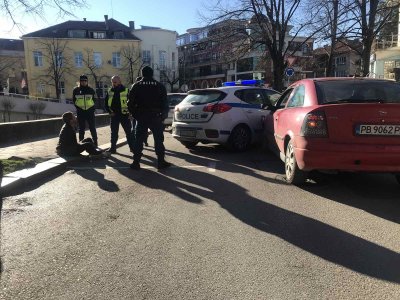 Пиян удари полицейски патрул в Казанлък