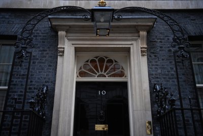 Кабинетът на британския министър председател Борис Джонсън се извини на кралица
