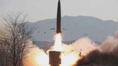 Северна Корея изстреля ракета по време на учения