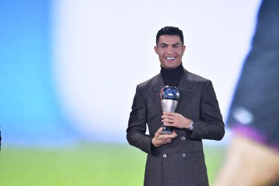 Роналдо получи специална награда от ФИФА за световния рекорд