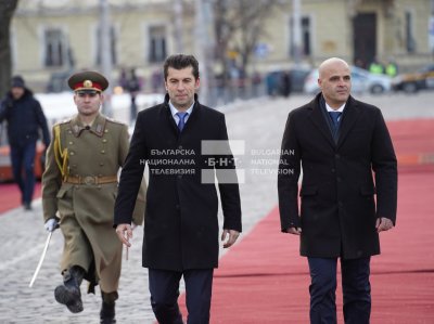 Министър председателят Кирил Петков посрещна премиера на Република Северна Македония Димитър