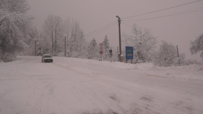 Между 40 и 50 см е новата снежна покривка в Смолянско - има ли населени места без ток