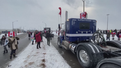 Евакуираха премиера на Канада заради протести и блокади от антиваксъри