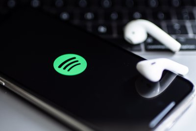 Spotify обяви план за борба с разпространението на дезинформация свързана