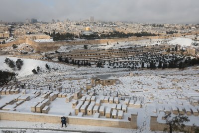 Рядко явление: Сняг в Ерусалим (СНИМКИ)