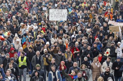 Протести срещу ковид ограниченията в Брюксел