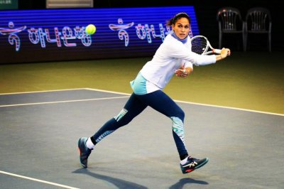 Шиникова стартира с победа на турнир в Тунис