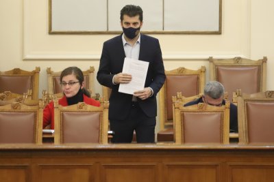 Министър председателят Кирил Петков ще бъде изслушан днес от депутатите Премиерът ще