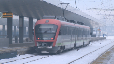 БДЖ: Влаковете се движат нормално въпреки усложнената зимна обстановка