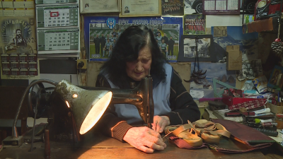 Може би най възрастната обущарка в България е 91 годишната Иванка Колева