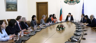 Министър председателят Кирил Петков и вицепремиерът Асен Василев обсъдиха с представители