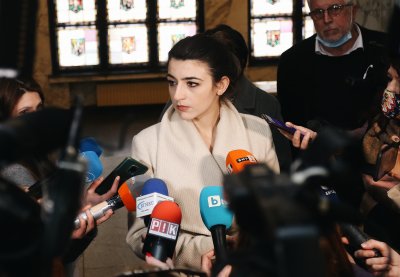 Лена Бориславова преди разпита в прокуратурата: В списъка има хора с изнесени данни в медиите