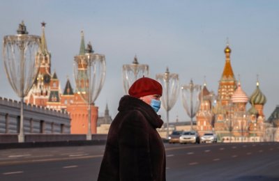 Русия смекчава ковид мерките, онлайн обучение при 20% болни деца от клас