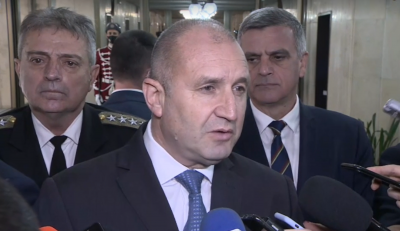 Състоянието на армията обсъждат президентът Румен Радев министърът на отбраната