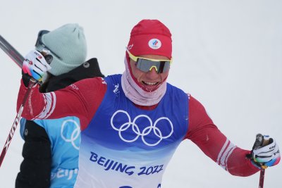 Александър Болшунов триумфира и в масовия старт в ски бягането