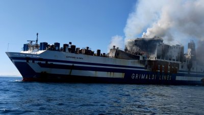 МВнР: Група българи от изгорелия ферибот ще отпътуват за страната ни тази вечер, 7 остават в неизвестност