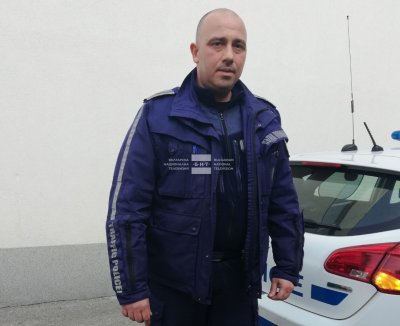 Полицай от Пловдив спаси живота на припаднал първокласник Случаят е от