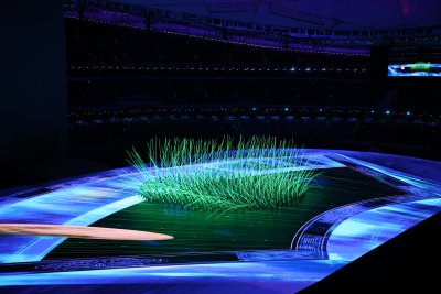 Студът и здравните мерки редуцират броя на олимпийците за закриването на Игрите
