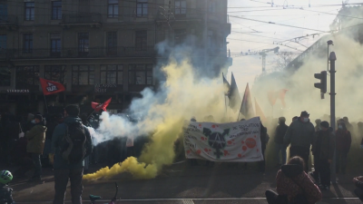 Протести в Европа: Сълзотворен газ и арестувани в Париж, сблъсъци и в Цюрих