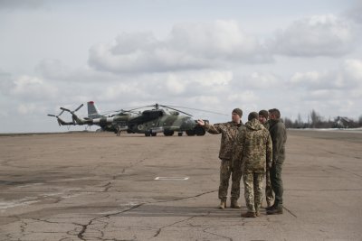Сепаратистките сили на Донецк и Луганск и украинските военни продължават