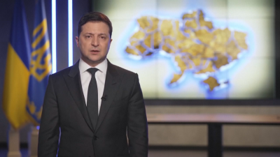 Украинският президент Володомир Зеленски в емоционално видеообръщение призова руснаците да