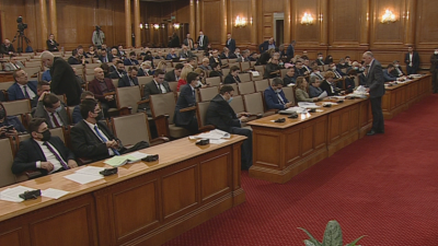 Напрежение в парламента, четвърти ден депутатите обсъждат Бюджет 2022