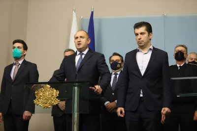 Румен Радев: Към момента няма пряка военна заплаха за България, операцията на Русия е недопустима