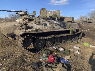 Русия атакува Украйна по суша, вода и въздух (Обобщение)