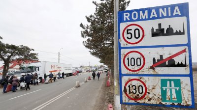 От нашите пратеници: Конвоят с евакуирани от Киев българи вече е в Румъния