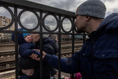 Стотици жени и деца от украинските градове Буча и Ипрен