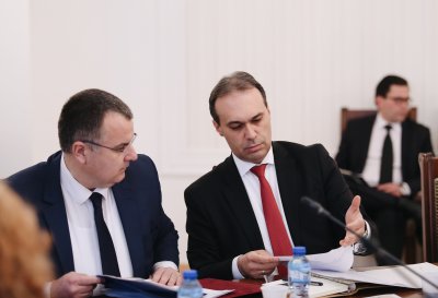 Няма военна заплаха за България, стана ясно след заседанието на Комисията по външна политика