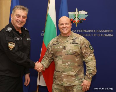 Началникът на отбраната адмирал Емил Ефтимов се срещна вчера 1
