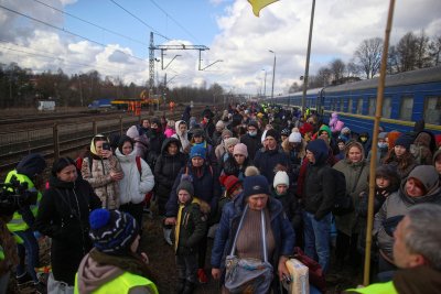 Четвърт милион бежанци от Украйна чакат на границите на ЕС