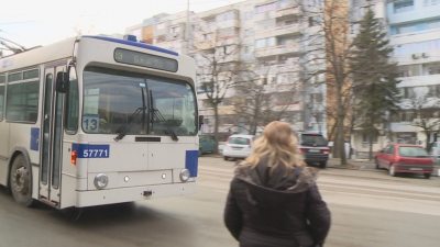 Разминават се разписанието на градския транспорт и реалното движение на тролейбуси в Русе
