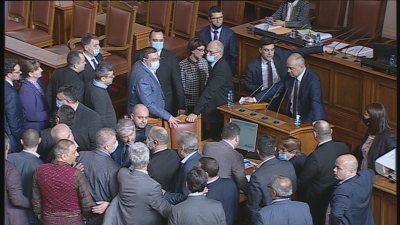 Депутатите пред бой в НС заради ареста на Борисов