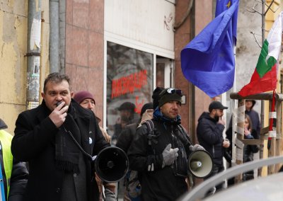 Протест с искане за оставката на Гешев под прозорците на ВСС