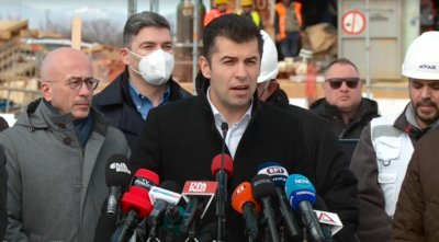 Кирил Петков: Газовата връзка България-Гърция ще е готова през юни, през септември ще потече азерски газ