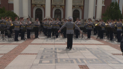 Отбелязваме 18 години от присъединяването на България в НАТО С химните
