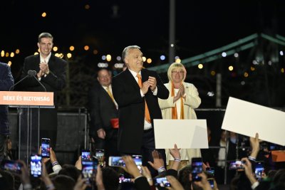 Виктор Орбан остава на върха на управлението в Унгария (Обобщение)