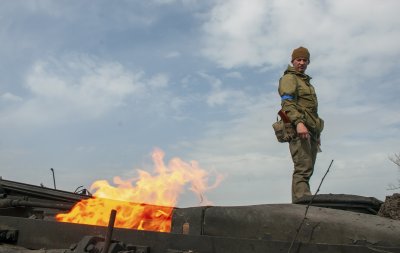 Русия обяви че украински хеликоптери са атакували петролен склад в