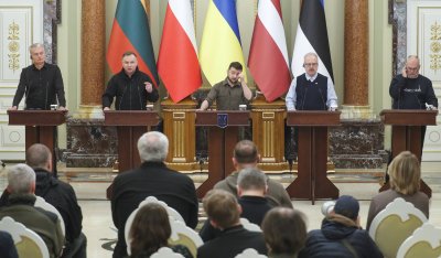 Четирима европейски президенти потвърдиха подкрепата си за Украйна по време
