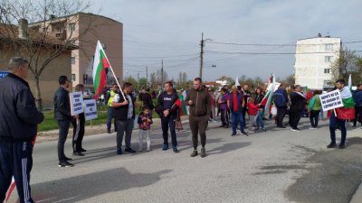 Протест в пловдивското село Шишманци срещу изграждането на нова кариера